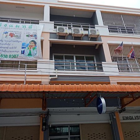 Fun Dee Hostel Ayutthaya Ngoại thất bức ảnh